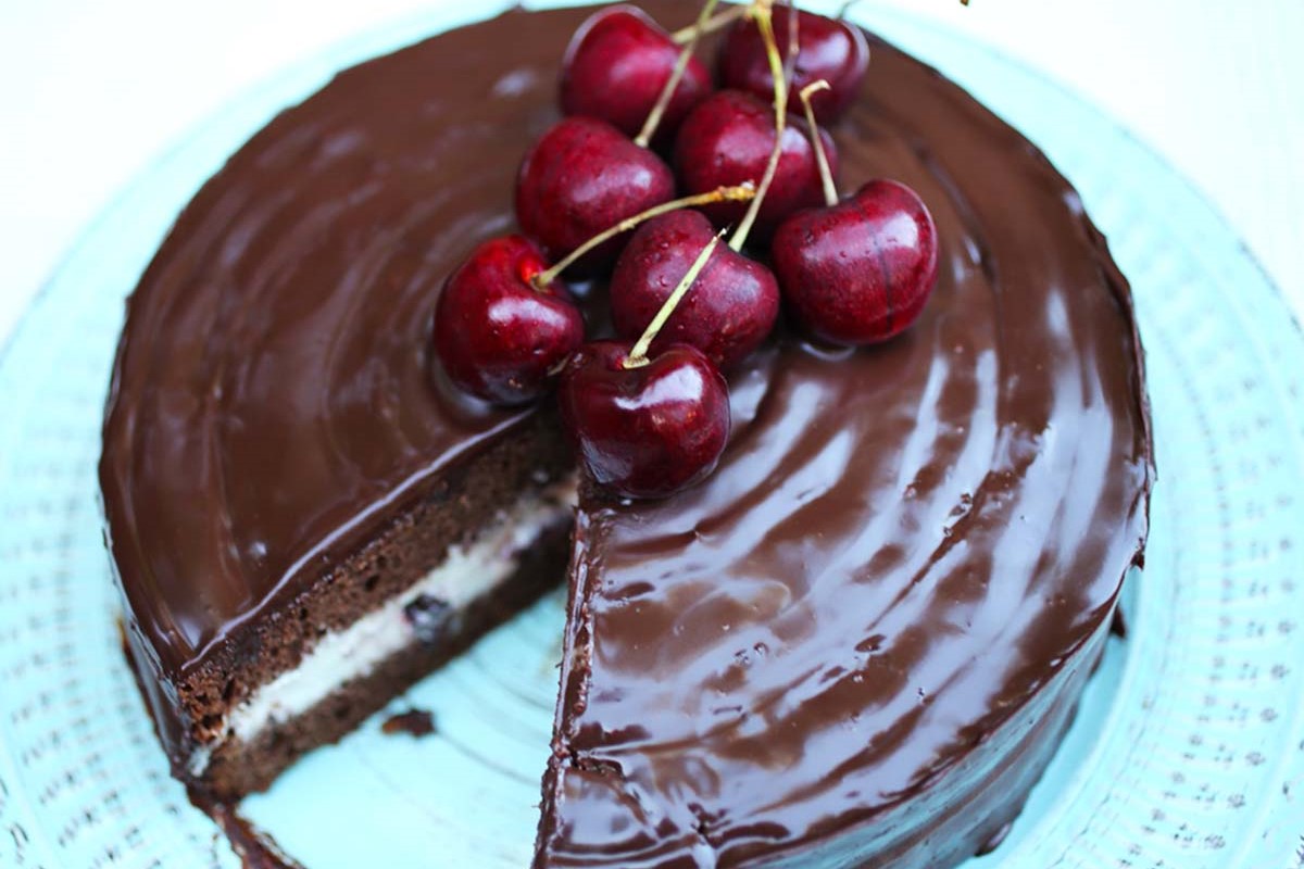 chocolate-cherry-cake-recipe